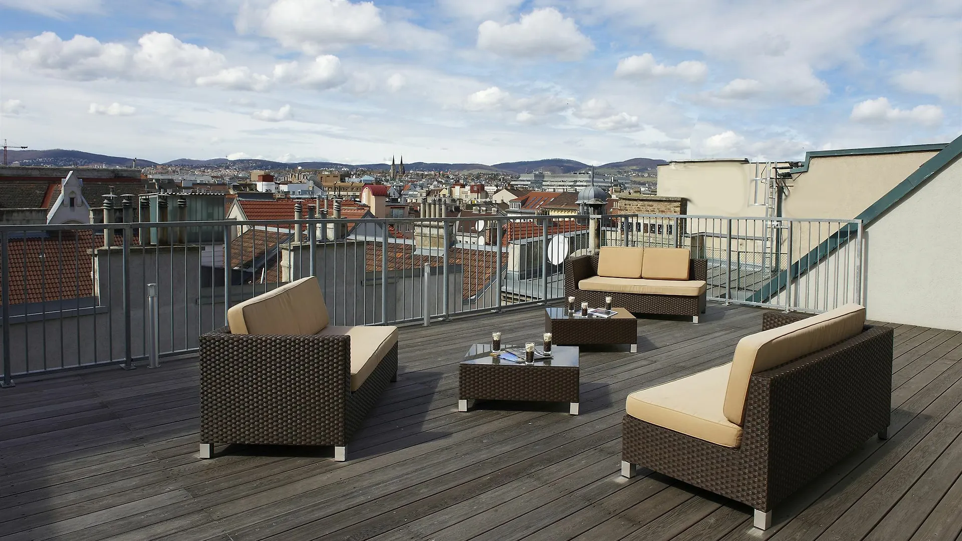 Myplace - Premium Apartments Riverside Bécs