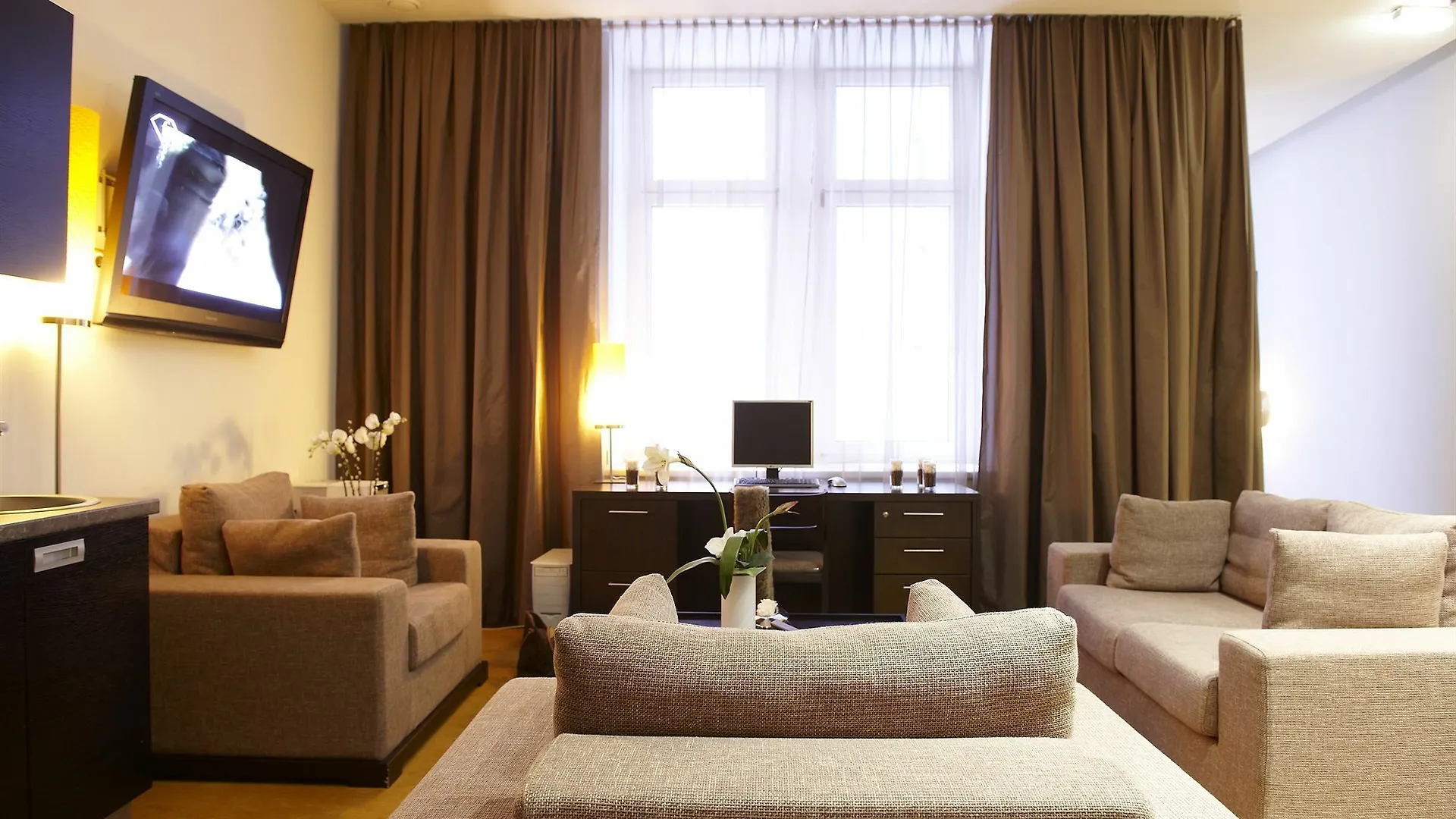 Myplace - Premium Apartments Riverside Bécs 4*,
